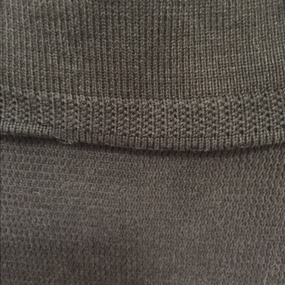 Tommy Bahama Men’s Size L knit polo top. - Picture 3 of 6